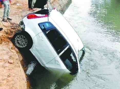 in road accident two died